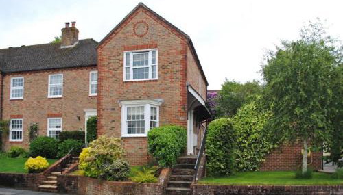 Birch End, Midhurst - Photo 1