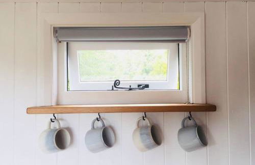 The Nutbourne Hut - shepherd's hut - pint-sized luxury - Foto 16