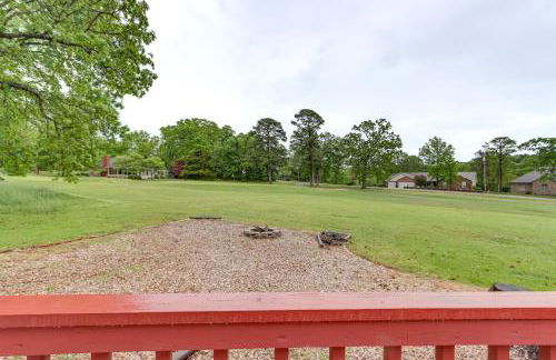 Holiday Island Family Home on 13th Green! - Foto 18