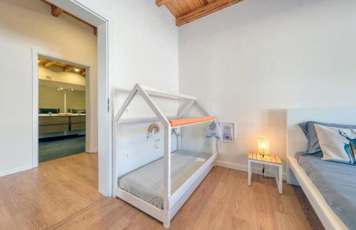 Chalet Emily Alpine Chic with Hot Tub and Ocean View By Lanzarote Vacation Homes - Foto 31