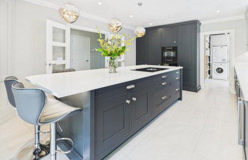 3 beds Luxury Family Home with Self-Check in & Direct Train to London - Foto 4