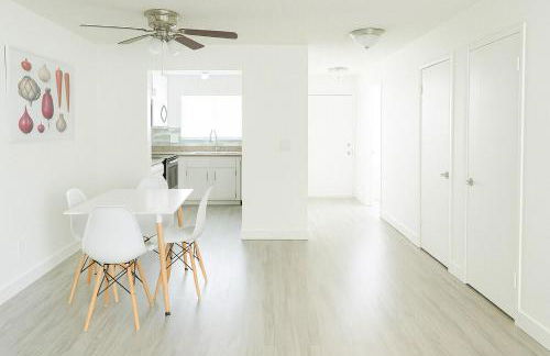 Spacious 2BR Townhouse - 3 Queens - Sleeps 8 - Foto 10