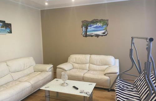 Zentrale 4 Zimmerwohnung mit kostenlosem Stellplatz - Foto 1