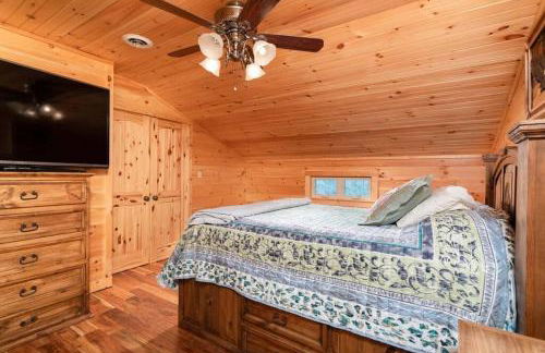 Smoke Rise Barn · Great Lake Front, Large Dock, 4bdrm, Pool Table - Foto 7