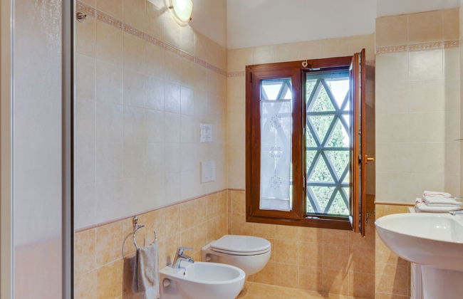 Farmhouse in Tuscany With Pool & Vineyard View - Foto 21