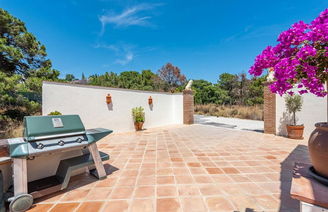 Luxury Villa - Sleeps up to 8 & Infinity Pool - Photo 27