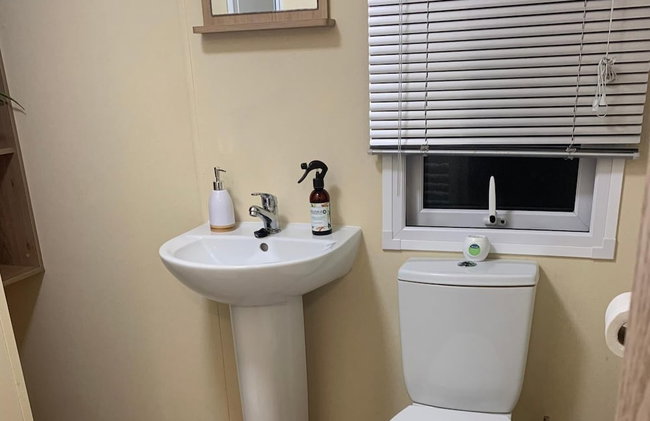 Caravan - Sleeps 6 - Parking, Pool, Facilities - Foto 9