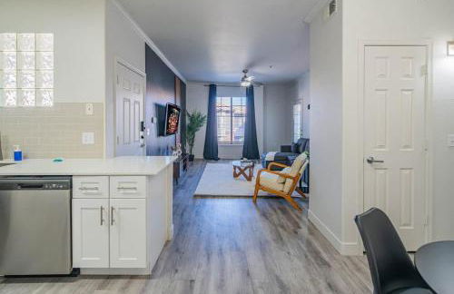 Elegant 1BD King Bed, Pool, Hot Tub, Gym, Parking - Photo 19