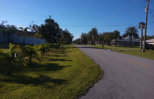 Port Charlotte Palms-Pet friendly, Heated Private Pool and Mini Orchard - Foto 58