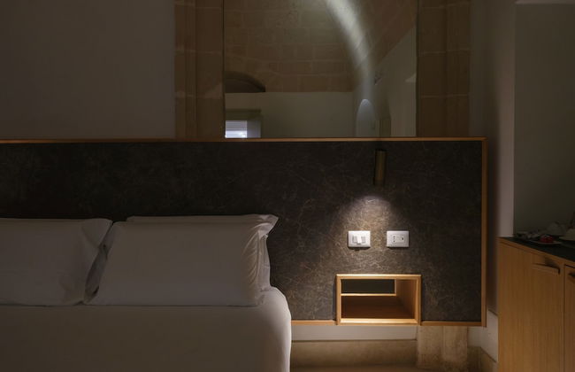 Euvodia Luxury Rooms - Photo 25