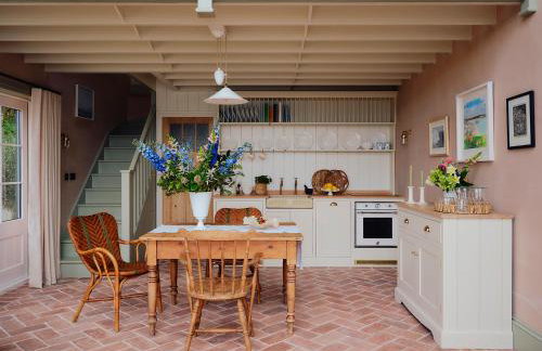 1-bed luxury seafront cabin in heart of Newlyn, Mousehole - Photo 28