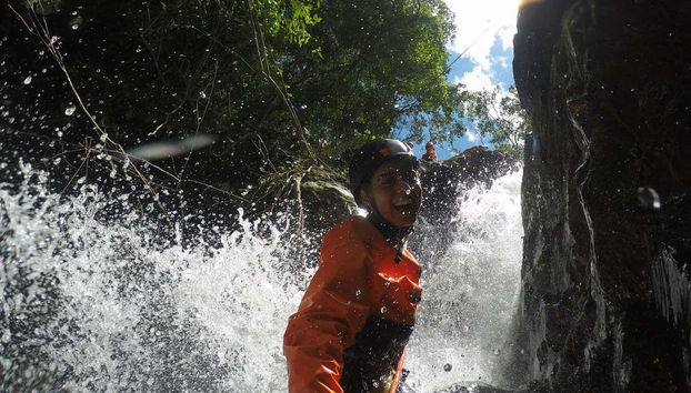 Amusez-vous en faisant de la descente en rappel