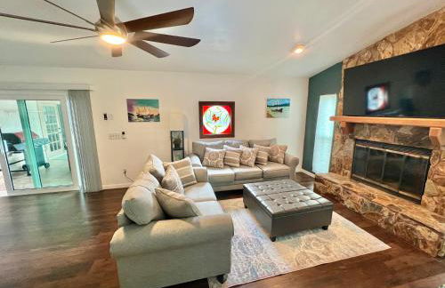 Dream Vacation Home w Heated Pool Close to Beaches Clearwater St Pete Quiet with Big Backyard - Foto 18