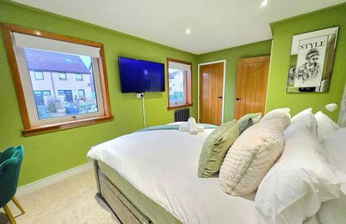 Super luxury 2 bedroom, full house sleep 5 with garden & parking close to airport - Foto 95