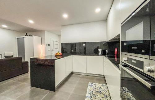 Bragança Holiday Home new apartment with 2 bedrooms private parking - Foto 4