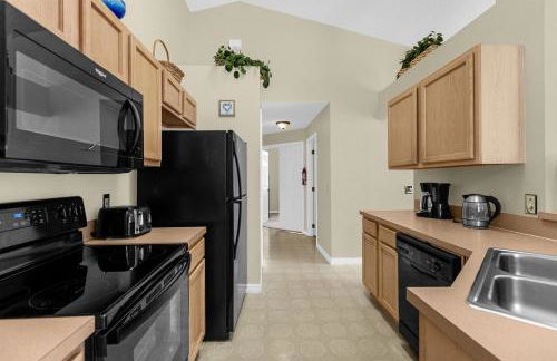 1061 Lake Berkley 4 Bed with Pool&Spa - Foto 12