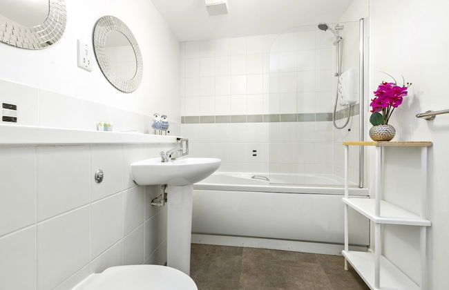 JOIVY Stunning 2-Bed Flat W/ Free Parking - Foto 22