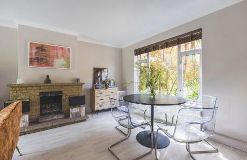 Spacious 3BR Home Huge Garden Free Parking - Foto 1