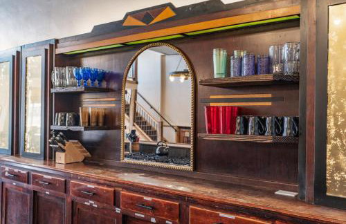 Historic Yellowstone Saloon - Foto 66