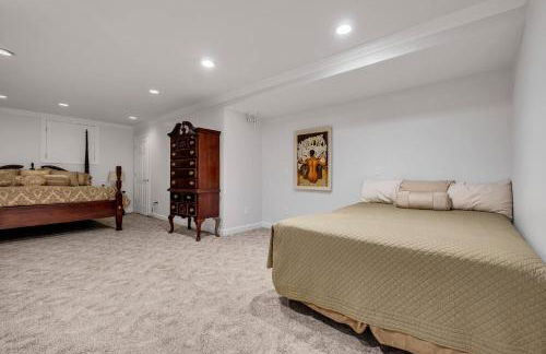 LakeFront | HotTub | Dock | 4BD4.5BA | FreeParking - Foto 56