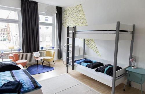 Stilvolle Altbauwohnung in zentraler Lage - Foto 3