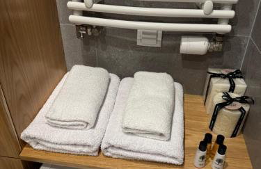 Designerski Apartament Wola - Parking Gratis - Klimatyzacja - Blisko Centrum - SmartTV - Foto 7