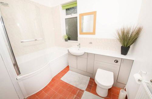 The Bungalow at Seaway's, Sleeps 11 + - Foto 26