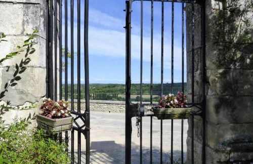 Charming Stone House With Terrace - Photo 56