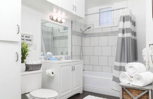 3 Bedroom 2 Bath House with Parking - 10 Guests - Foto 24