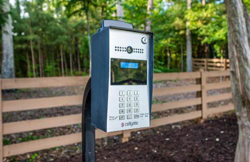 Relax In Private Pool & Cozy Gazebo At Param Farms - Foto 7