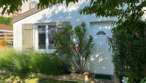 Petite maisonnette cosy et pleine de charme située à proximité du centre-ville - Foto 4