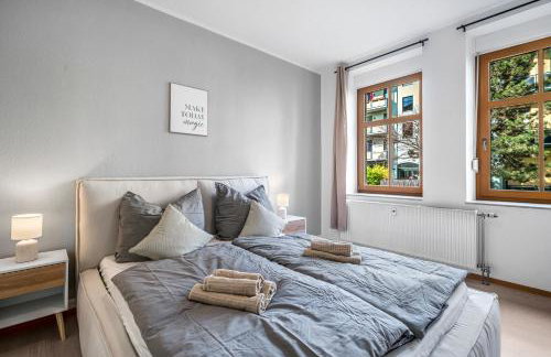 LeHaStays - Apartments Buckau 16a I Küche I Smart TV mit Netflix I toller Innenhof - Photo 3