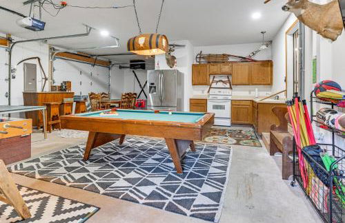 Pet Friendly with Game Room, Hot Tub and Private Dock! - Foto 28