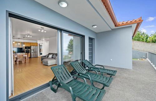 Calheta Paradise Holiday Home - Free Parking & Views - Photo 10