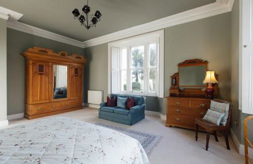 Elegant Pembrokeshire Country House - Sleeps 17 - Photo 12