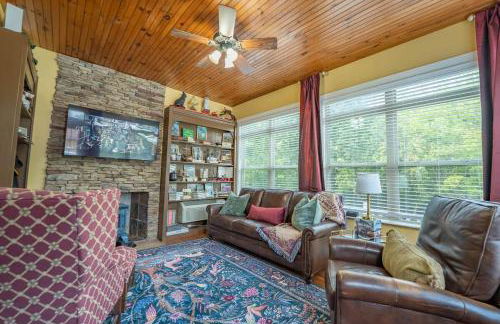 Wizard House + Hot Tub, Private Creek, Large Yard - Foto 16