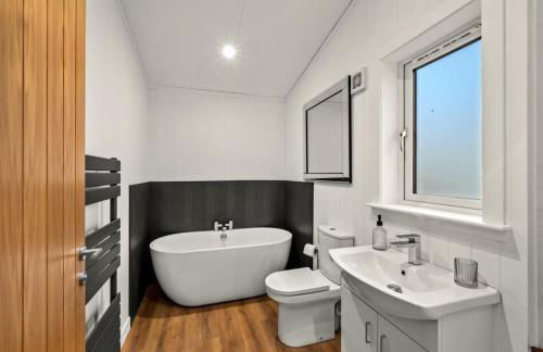 Finest Retreats - Silverwood Premium Chalet - Photo 10