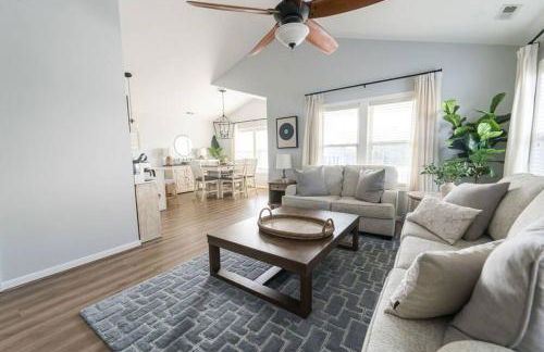 Somewhere On A Beach - 4 bedroom -Private Pool - Hot Tub - Fire Pit - Game Room - Horseshoe Pits - Walk to beach, Sound, arcade and go carts! - Foto 9