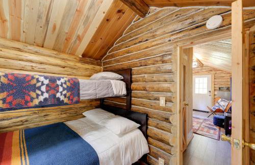 Day Trip to Glacier NP Nature-Packed Cabin! - Foto 13