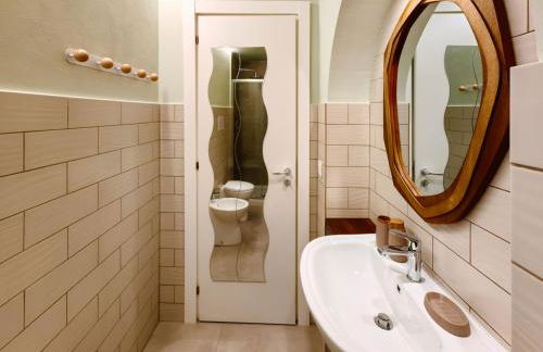 Basso 61, Cozy Oasis with Mini Pool and Courtyard - Foto 28