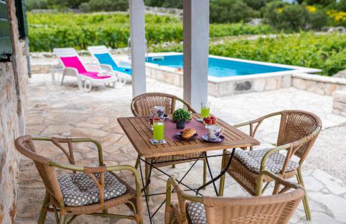 Vineyard House & Olive Grove House - Photo 15