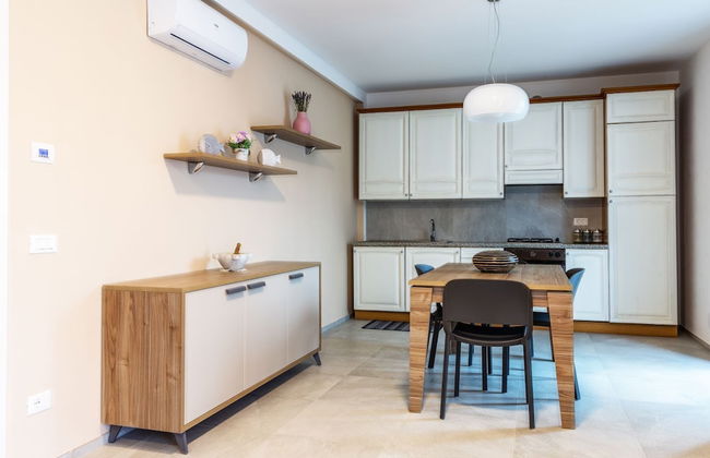 2-bed Apt With Stunning Lake Como Views & Terrace - Foto 9