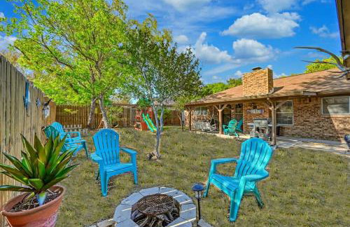 Kerrville Hidden Gem With Firepit and Grill - Great Location - Foto 29