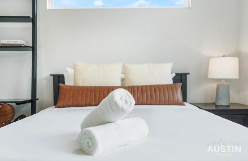 Luxurious Modernism with Private Hot Tub and Garage - Foto 40