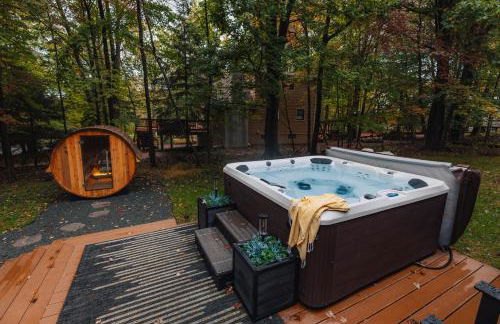 Family Pocono Gem by the lake with private sauna, hot tub, and huge game room - Foto 13