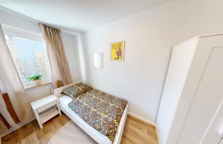 Wohlfühlapartment für 5 Personen, Haltestelle der Linie 5 in unmittelbarer Nähe, WLAN - Foto 7