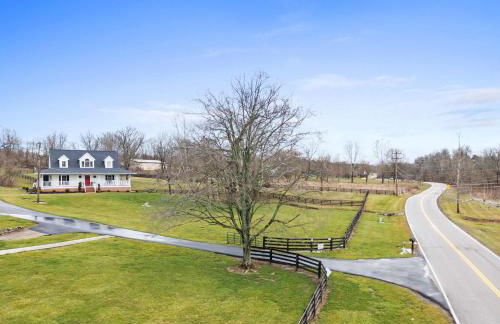 Country Home with Hot Tub Fire Pit for 10 Guests - Foto 8