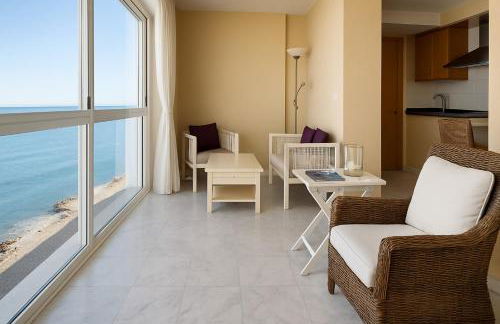 The Pearl with Private Beach Access - Foto 24