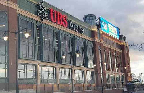 Comfy Getaway minutes from UBS Arena - Photo 22