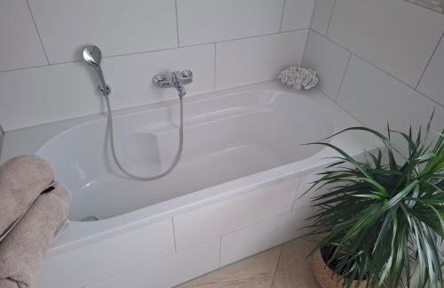 Umgeben von Seen und Wäldern - Foto 11